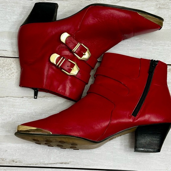 Red Leather Boots Booties Gold Buckle Hardware Womens Size 7 1/2 Cougar Spain - Picture 6 of 11